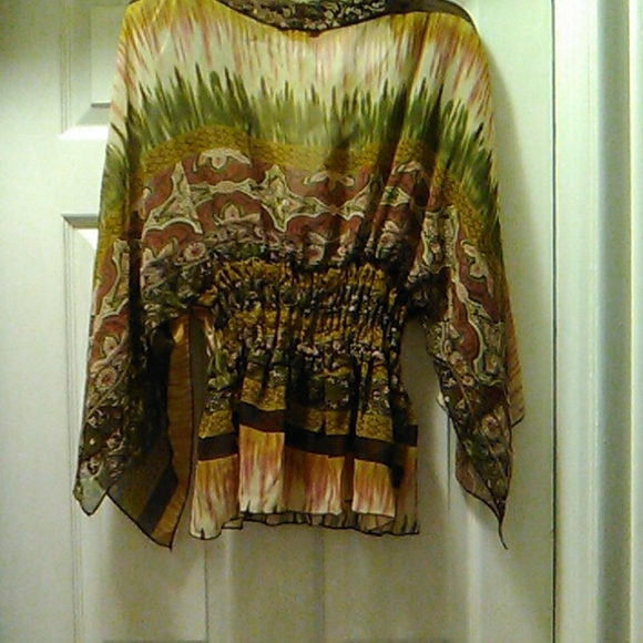 Multicolored Top 3/4 Dolman Sleeve - Picture 8 of 9
